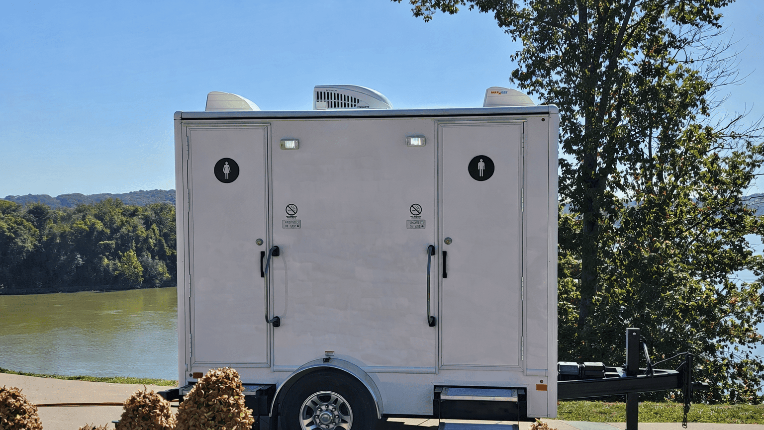 luxury restroom trailer rental in chattanooga tn